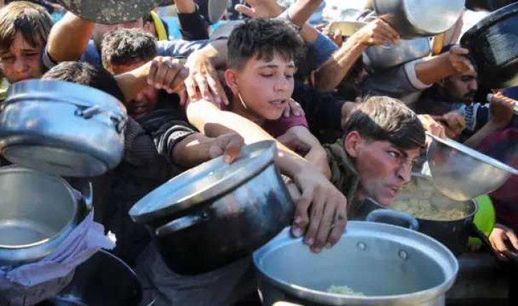 تحقيق استقصائي يكشف تفاصيل خطيرة حول سرقة المساعدات الإنسانية في غزة 